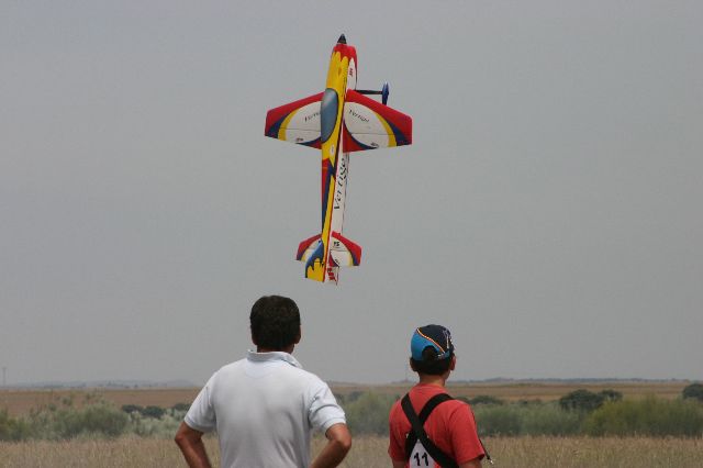Download alvaro (640Wx426H)
