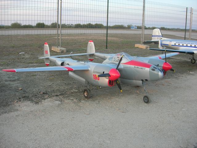 Download B09000470 (640Wx480H)