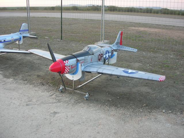 Download B09000500 (640Wx480H)