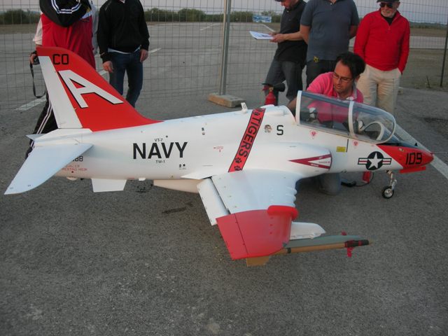 Download B09000510 (640Wx480H)