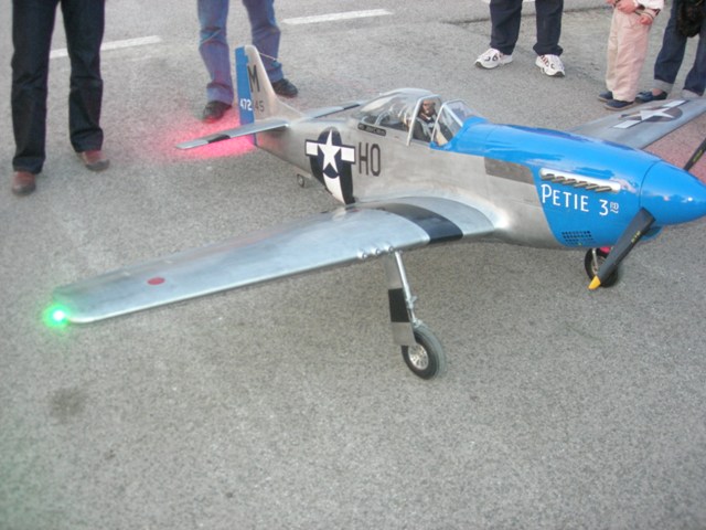 Download B09000550 (640Wx480H)