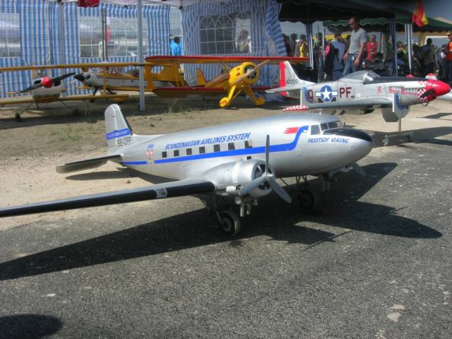 Download B09000590 (640Wx480H)