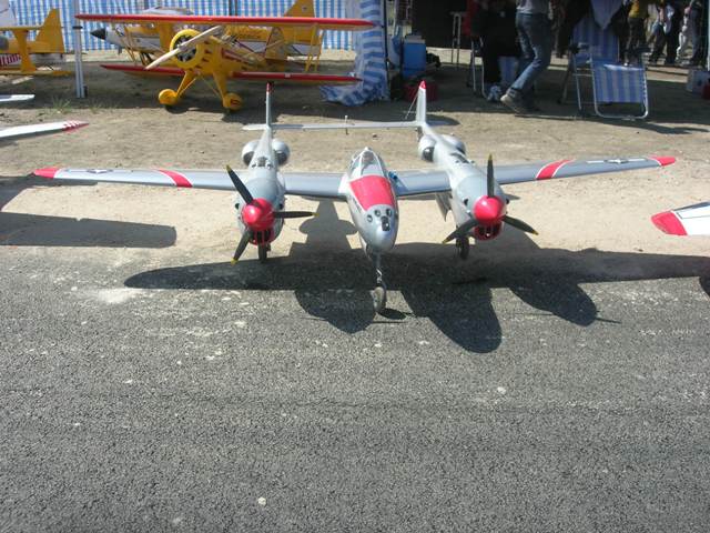 Download B09000600 (640Wx480H)