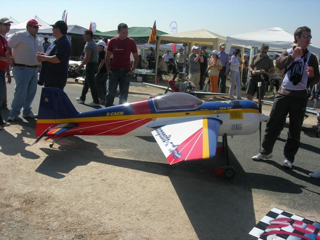 Download B09000640 (640Wx480H)