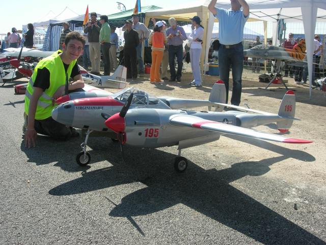 Download B09000800 (640Wx480H)