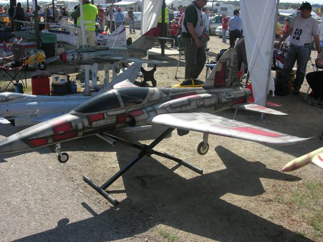 Download B09000880 (640Wx480H)