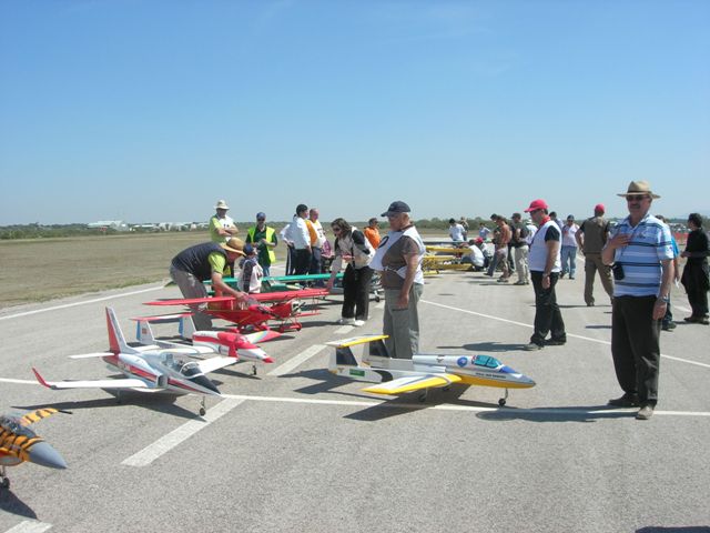 Download B09000980 (640Wx480H)