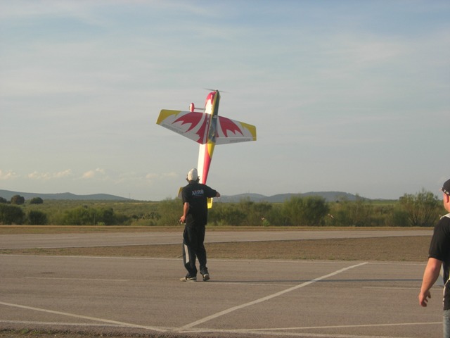 Download B09001180 (640Wx480H)