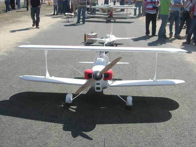 Download B09001360 (640Wx480H)