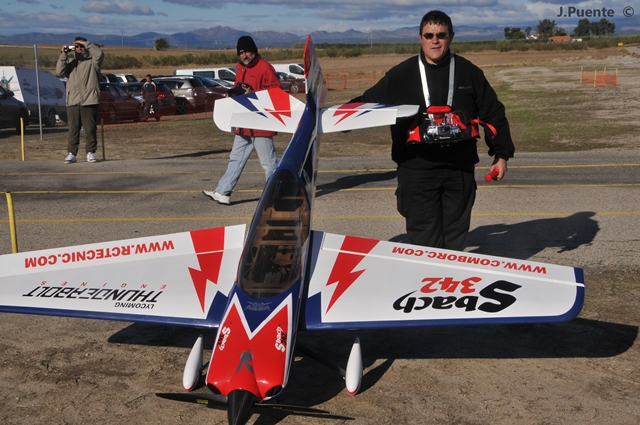 Download MEM2011-000290 (640Wx425H)