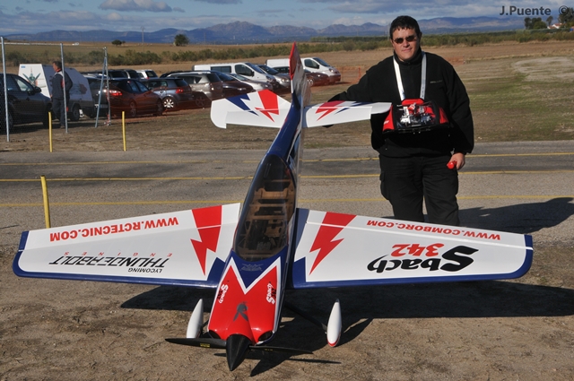 Download MEM2011-000300 (640Wx425H)