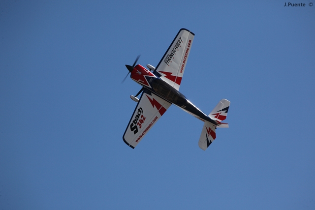 Download MEM2011-001010 (640Wx427H)