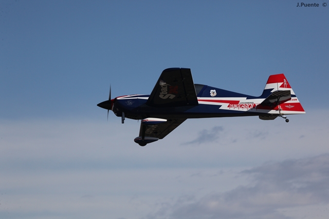 Download MEM2011-001100 (640Wx427H)