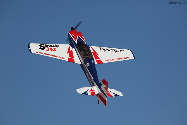 Download MEM2011-001300 (640Wx427H)