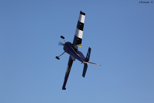 Download MEM2011-001800 (640Wx427H)