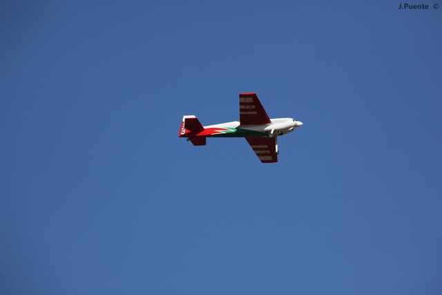 Download MEM2011-002010 (640Wx427H)