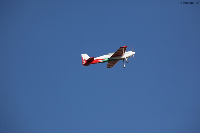Download MEM2011-002020 (640Wx427H)