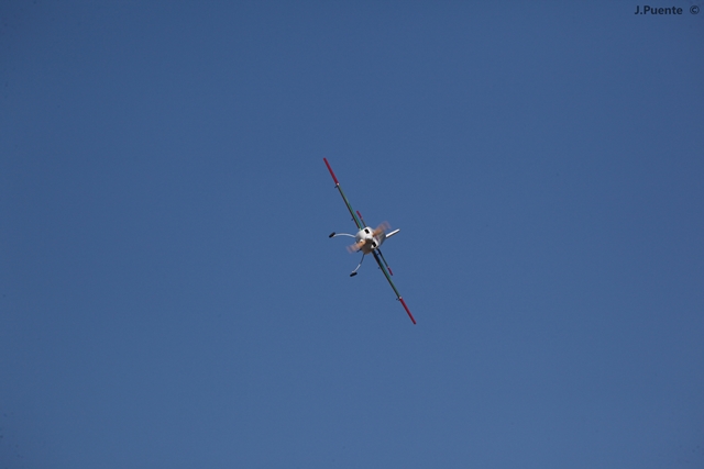 Download MEM2011-002100 (640Wx427H)