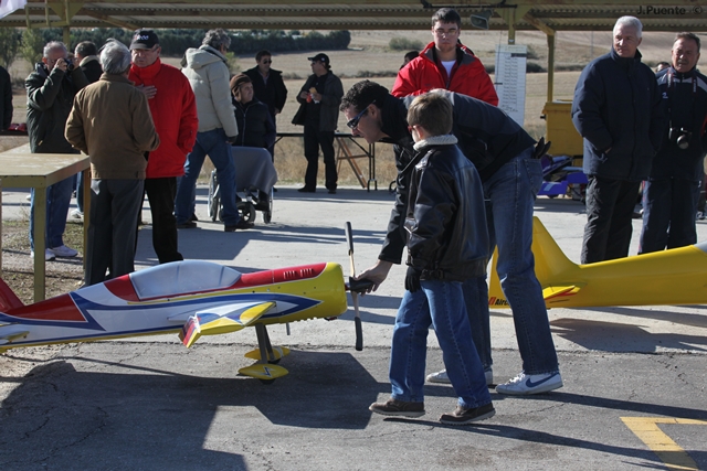 Download MEM2011-002210 (640Wx427H)