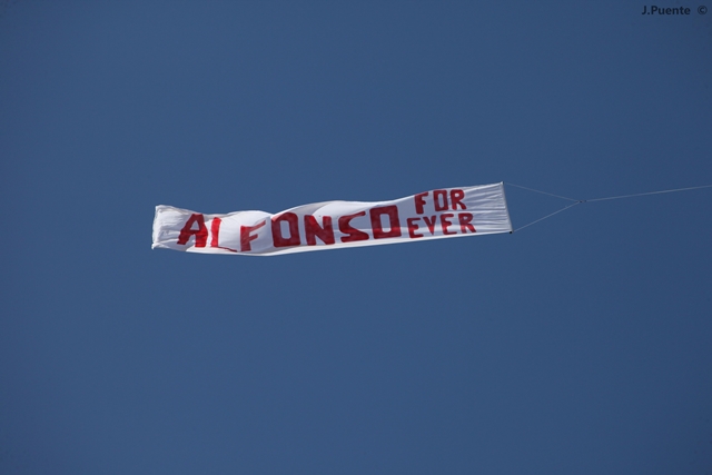 Download MEM2011-002500 (640Wx427H)
