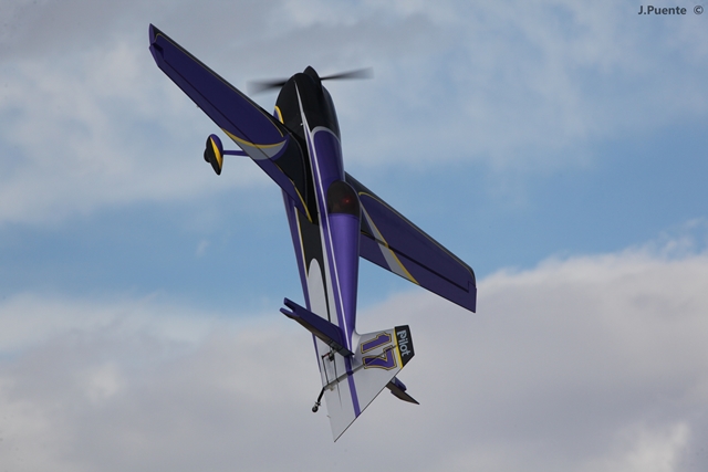 Download MEM2011-006020 (640Wx427H)