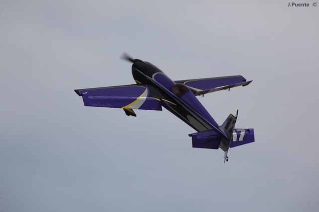 Download MEM2011-006100 (640Wx427H)