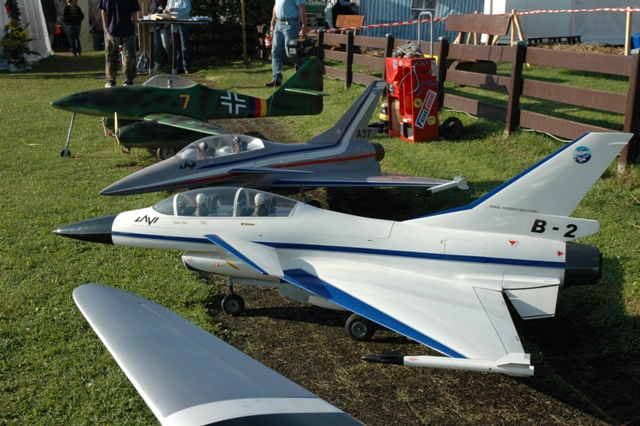 Download MFS000120 (640Wx426H)