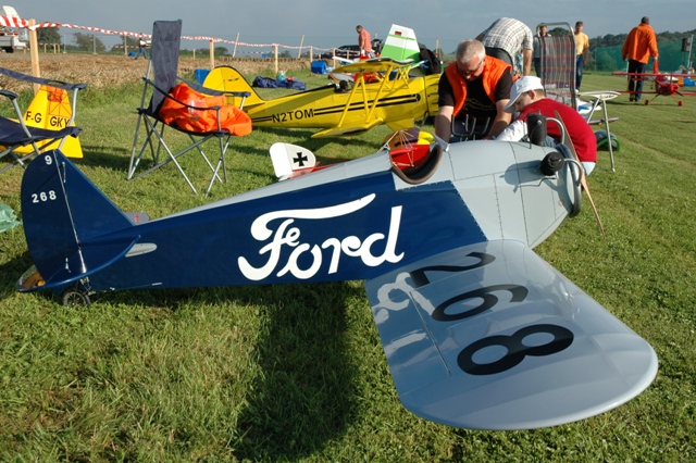 Download MFS000170 (640Wx426H)