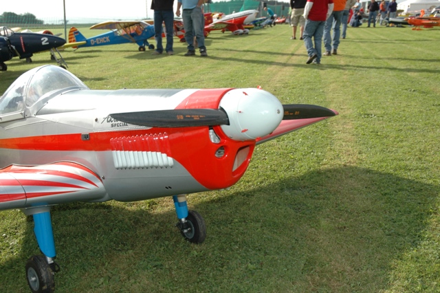Download MFS000520 (640Wx426H)
