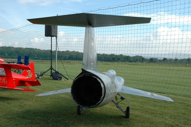 Download MFS000860 (640Wx426H)