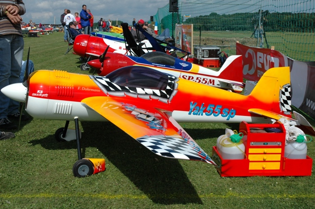 Download MFS002400 (640Wx426H)