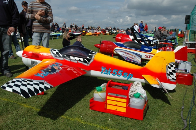 Download MFS002410 (640Wx426H)