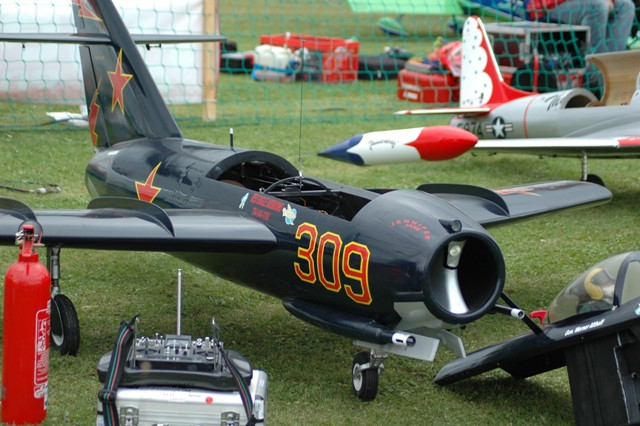 Download MFS003500 (640Wx426H)
