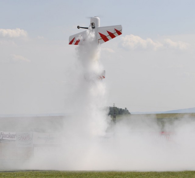 Download YAK55M000210 (640Wx583H)