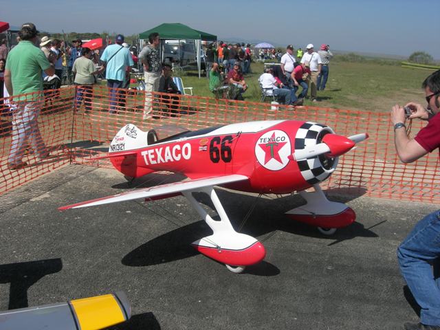 Download B09000680 (640Wx480H)