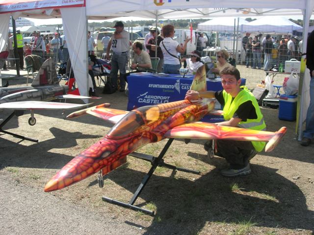 Download B09000870 (640Wx480H)