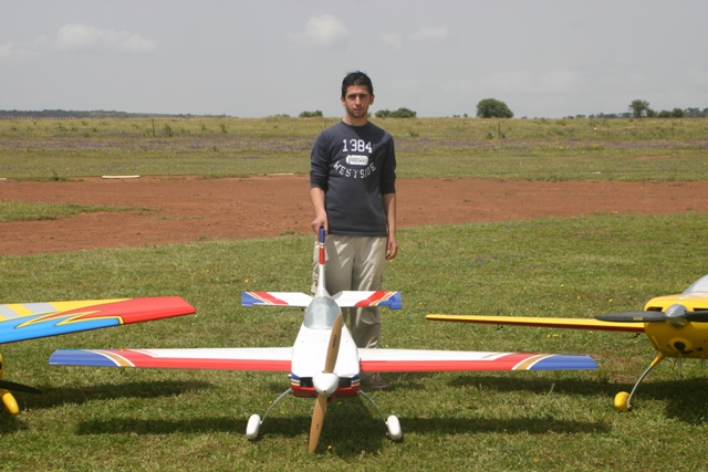 Download LAC000100 (640Wx427H)