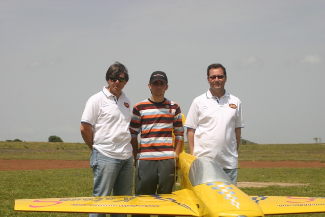 Download LAC000200 (640Wx427H)