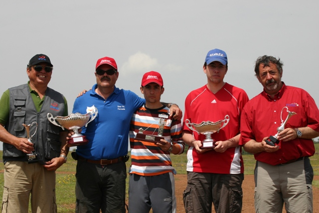 Download LAC000240 (640Wx427H)