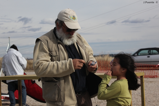 Download MEM2011-006400 (640Wx427H)