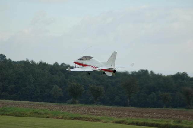 Download MFS001010 (640Wx426H)