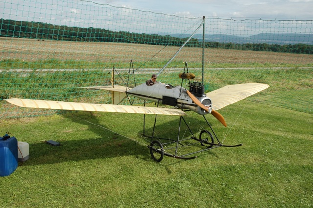 Download MFS001670 (640Wx426H)