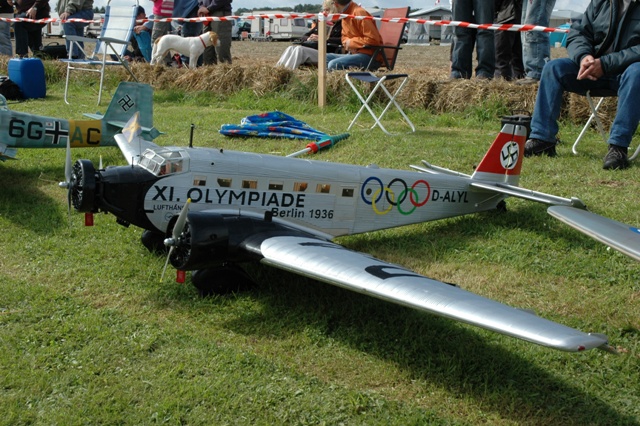 Download MFS002070 (640Wx426H)