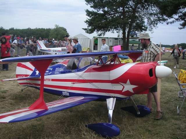 Download Modelos000030 (640Wx480H)