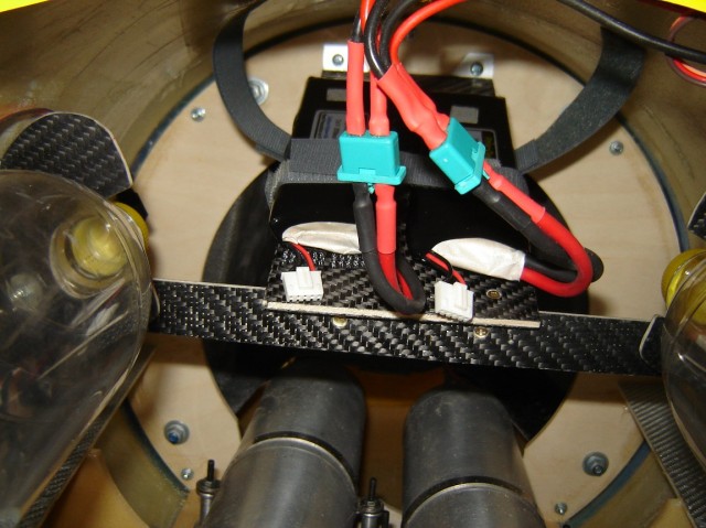 Download YAK55M000120 (640Wx479H)